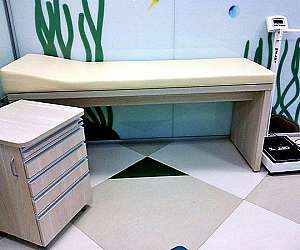 Mesa auxiliar para consultório médico Mesa auxiliar para consultório médico
