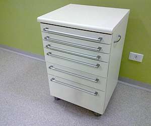 Mesa auxiliar para dentista Mesa auxiliar para dentista